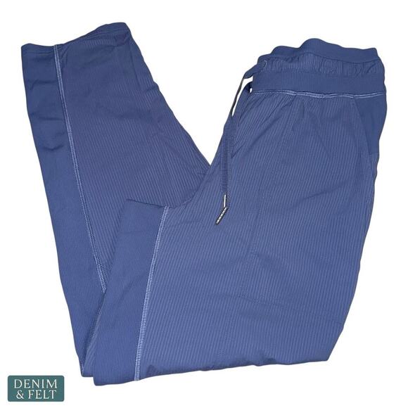 Lululemon Dance Studio Mid-Rise Cropped Gym Pants Pitch Blue Swift Size 4 - Picture 10 of 15